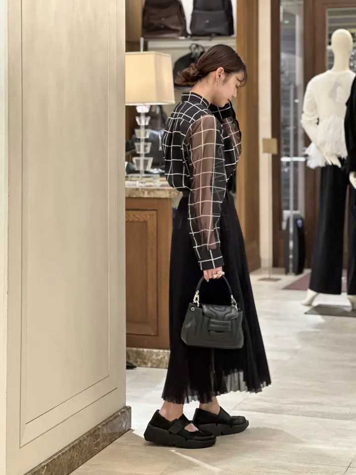 HYKE(ハイク)】 SHEER PLEATED WRAP DRESS|PARIGOT ONLINE(パリゴ HYKE(ハイク)】 SHEER PLEATED WRAP DRESS|PARIGOT ONLINE(パリゴ