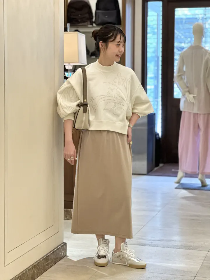 マメクロゴウチ　スウェットトップス　25aw 定価53900円 Mame Kurogouchi(マメ クロゴウチ)】 Floral Embroidery Short Sweat
