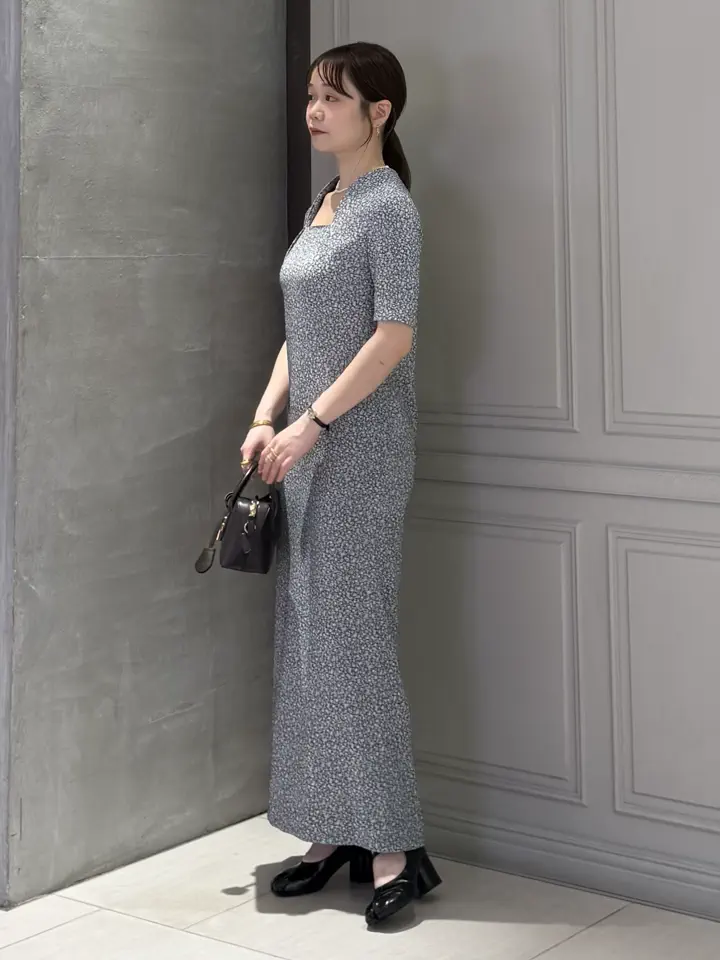 Mame Kurogouchi(マメ クロゴウチ)】 Floral Jacquard Square Neck