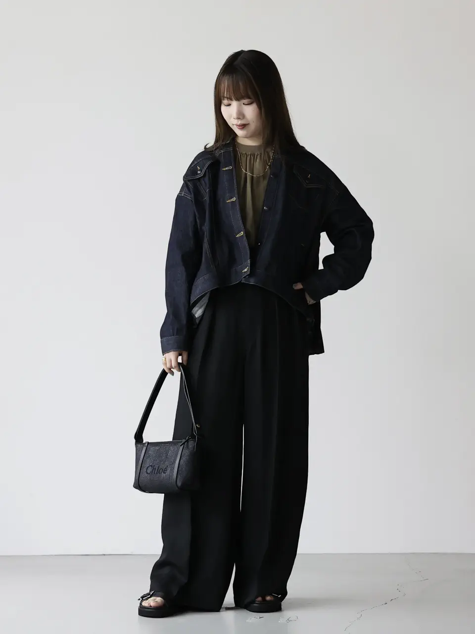 Chloe(クロエ)】 キャリーロゴディテールショルダーバッグ｜PARIGOT