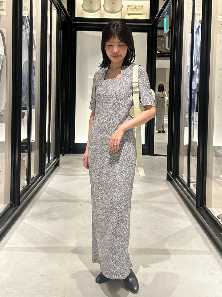 Mame Kurogouchi(マメ クロゴウチ)】 Floral Jacquard Square Neck