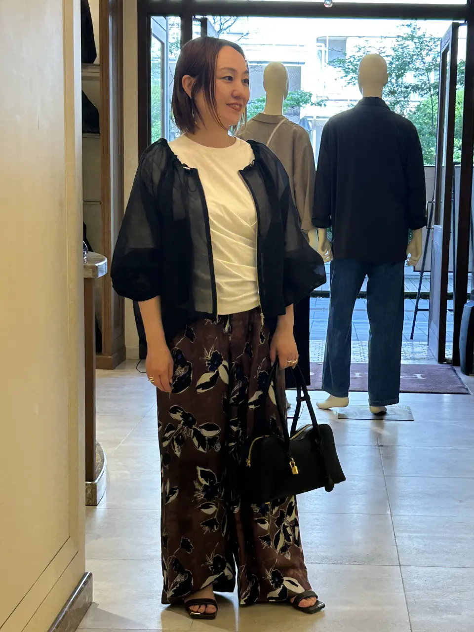 新品未使用STELLA McCARTNEY シャーリング Vネック プルオーバー 5/7/2026のなかかるまいの投稿