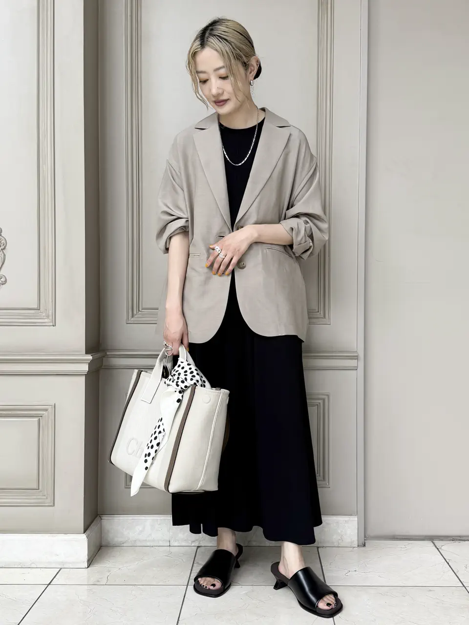 Chloe(クロエ)】 シルク製Chloe Spotted スクエアスカーフ｜PARIGOT