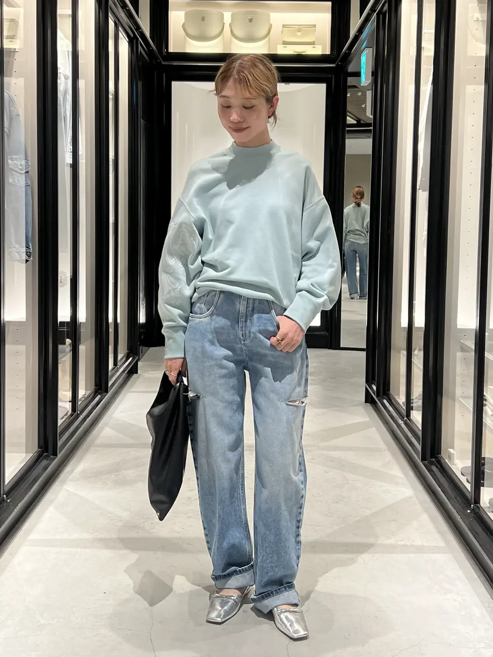 Mame Kurogouchi(マメ クロゴウチ)】 Floral Embroidery Oversized