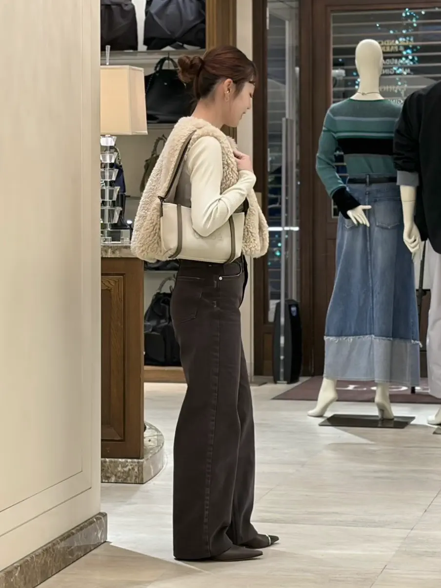 HYKE(ハイク)】 FAUX SHEARLING CROPPED VEST｜PARIGOT ONLINE（パリゴ