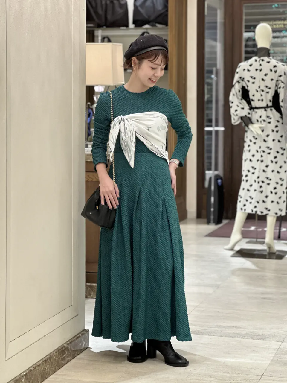 休日のお出かけ｜同素材のトップスとスカーフで華やかに／なっちゃん 152cm／Shirring Jersey Jacquard Pleats Skirt