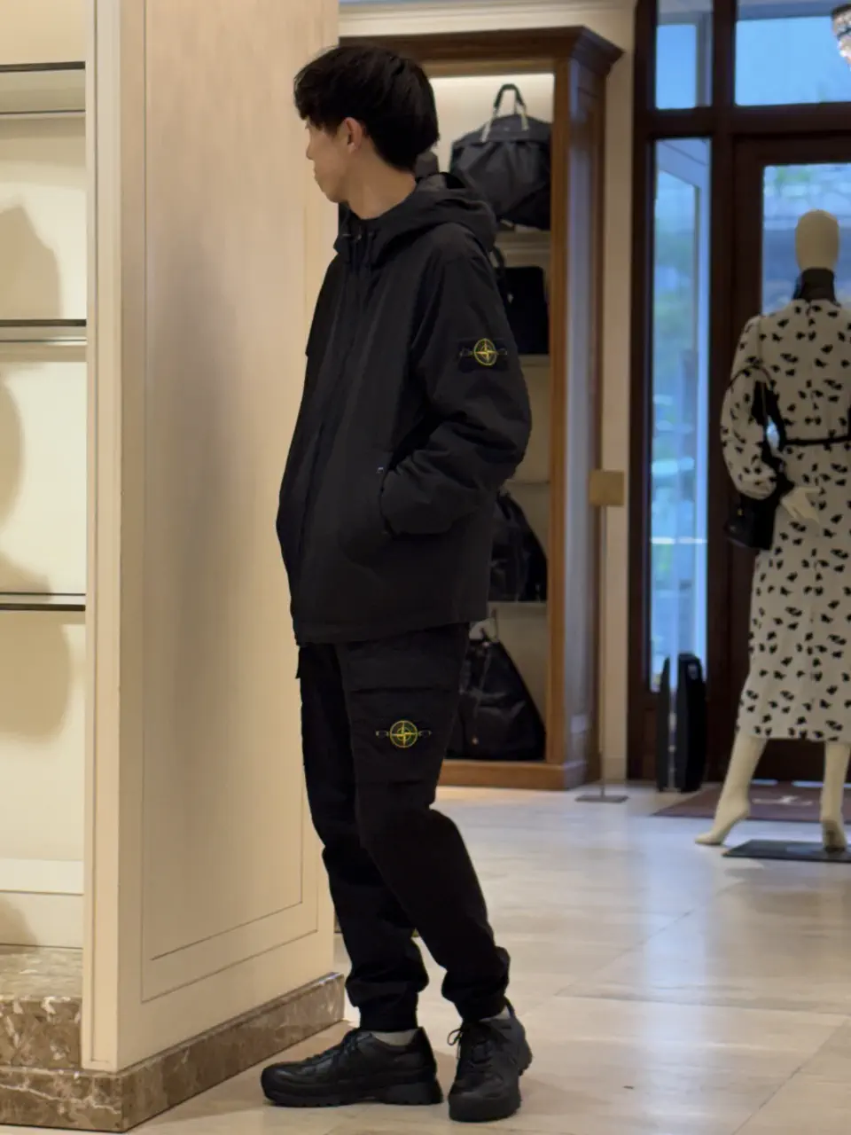 STONE ISLAND ジョガーパンツ 着用スナップ2