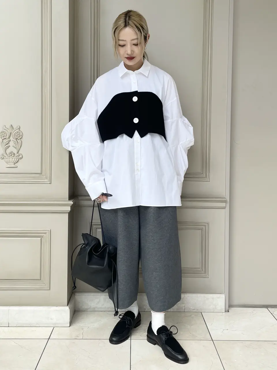 LOOK03 ワイドパンツが主役の着こなし／スタッフさくま 161cm