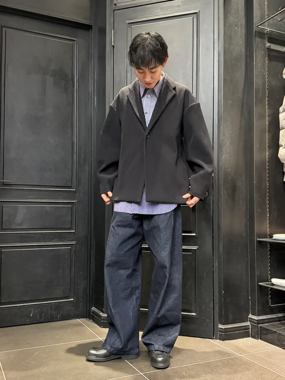 CFCL(シーエフシーエル) HYPHA TAILORED COCOON JACKETの着用イメージ