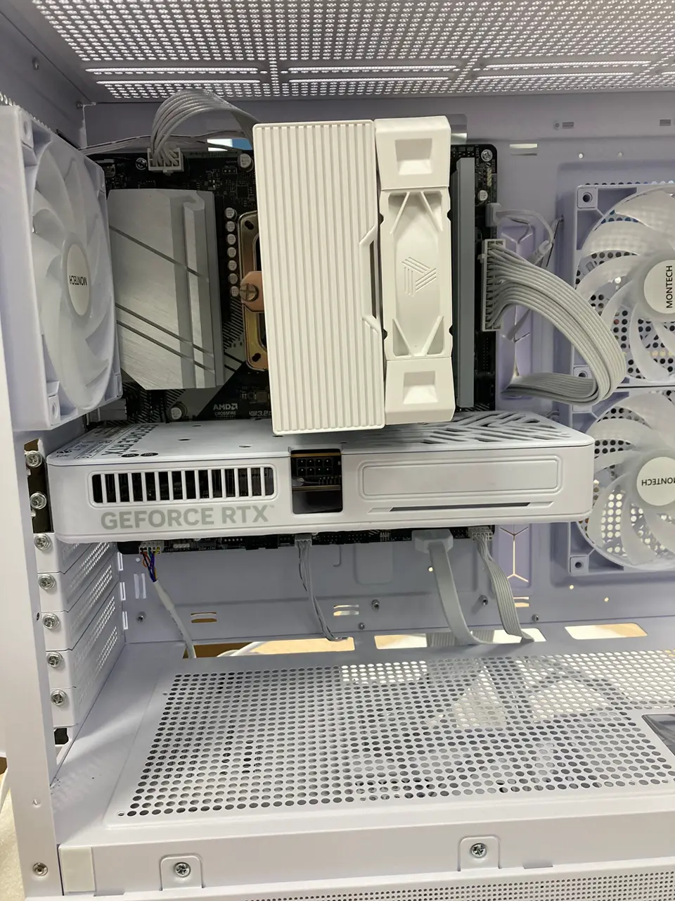 Palit RTX5060 グラフィックボードとパーツ一式セット(ホワイト系 OS