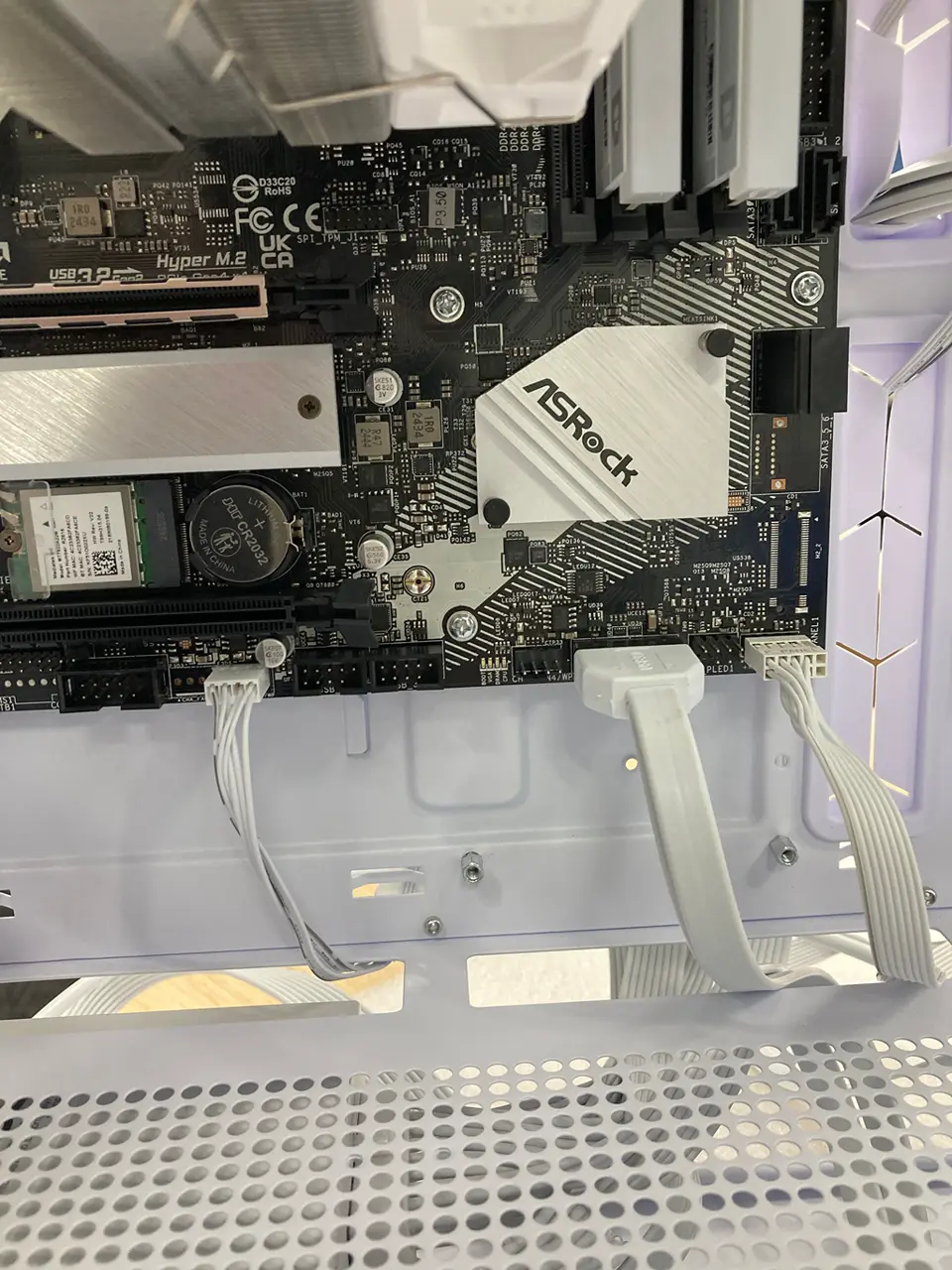 Palit RTX5060 グラフィックボードとパーツ一式セット(ホワイト系 OS