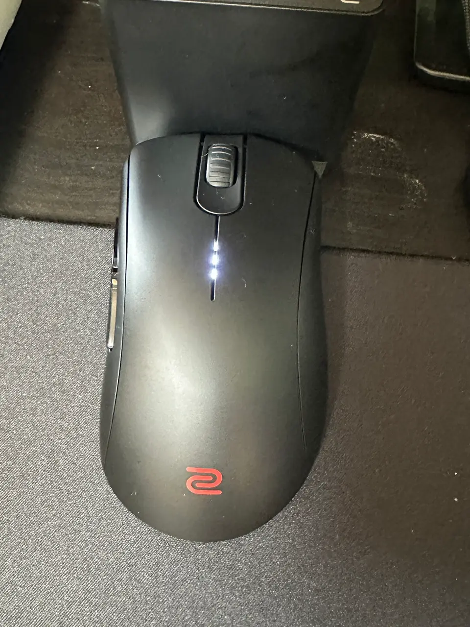 BenQ ZOWIE EC2-DW (Mサイズ)を使用した、ドスパラスタッフMIYASHITA