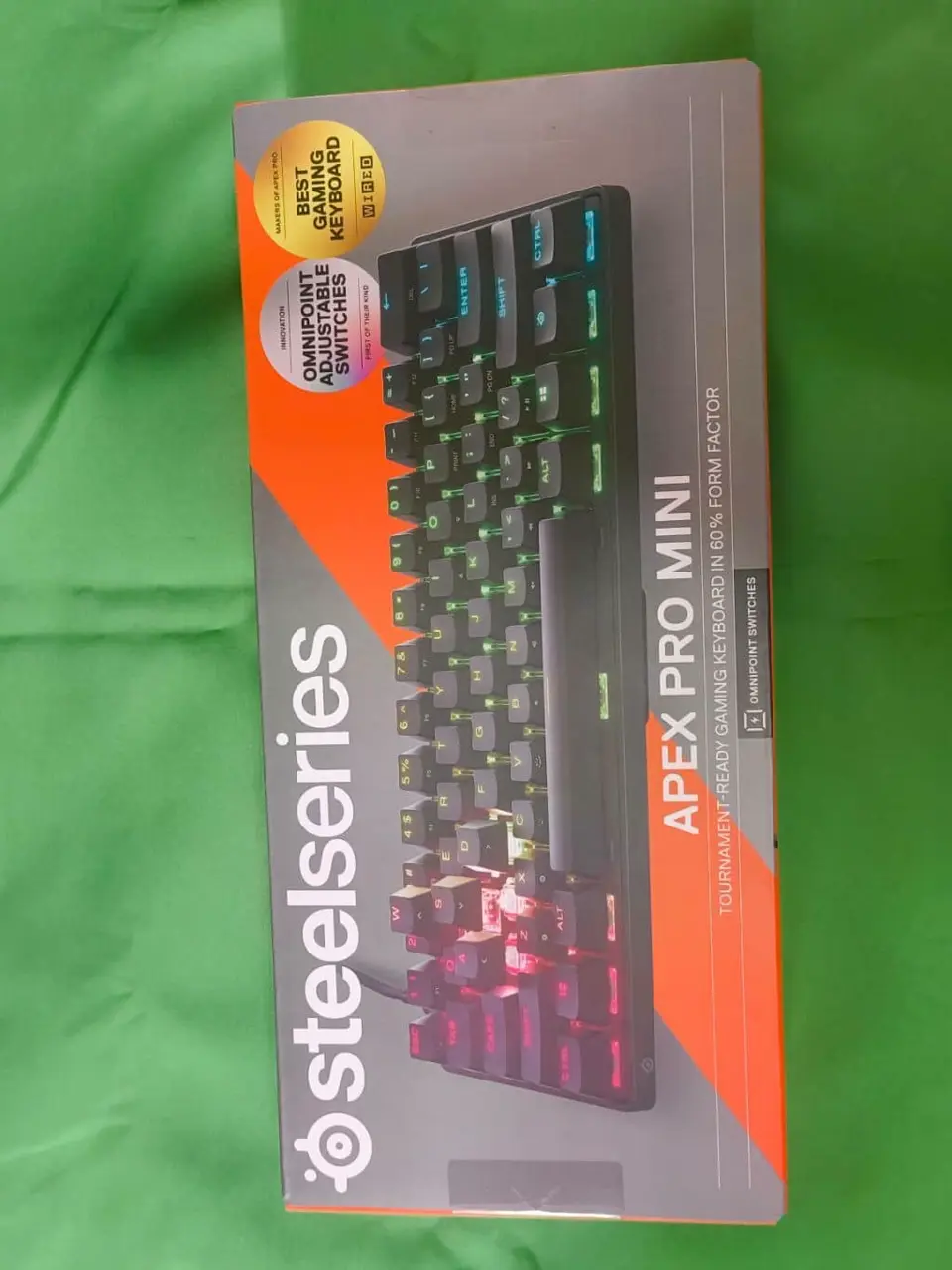 SteelSeries Apex Pro Mini JP (64825J)を使用した、ドスパラスタッフ