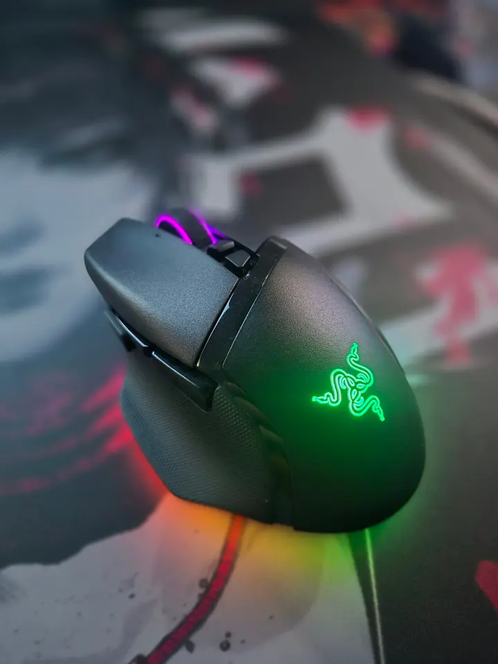Razer Basilisk V3 Pro (RZ01-04620100-R3A1)を使用した、ドスパラ