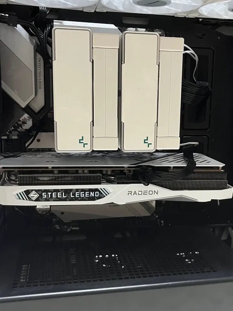 DEEPCOOL AK620 (R-AK620-BKNNMT-G)を使用した、ドスパラスタッフ
