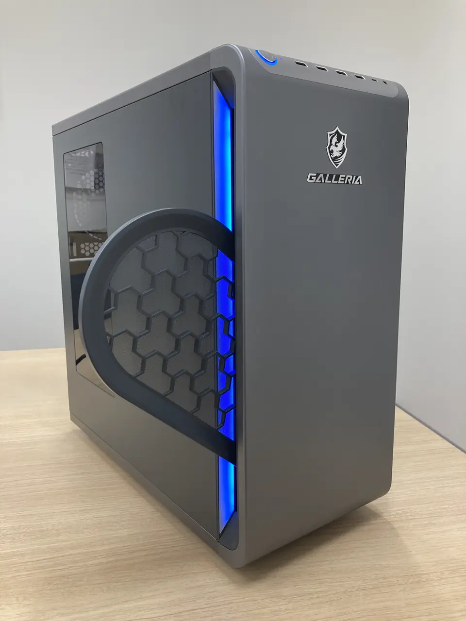 GALLERIA XPC7A-R57-GDを使用した、SHIGETAによるドスパラスタッフの