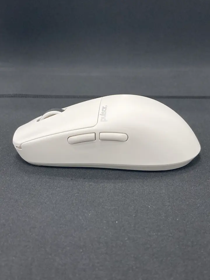 Pulsar X2 CrazyLight Uyuni White (PX2CL108)を使用した、ドスパラ