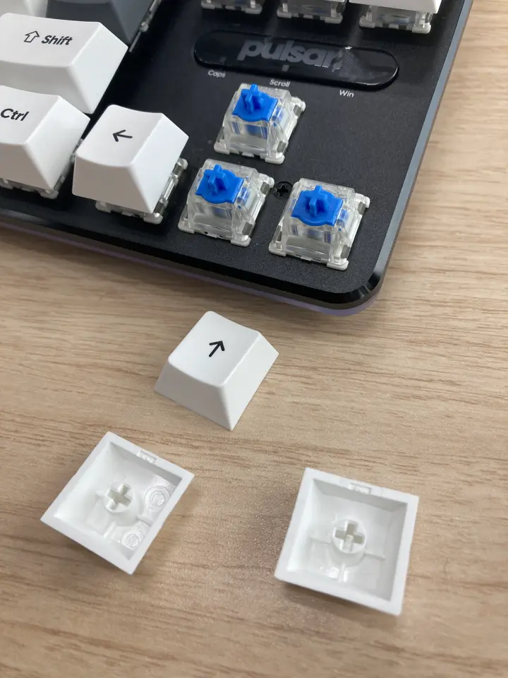 Pulsar PCMK 2 HE TKL JIS White (PCMK2HE811W)を使用した、ドスパラ