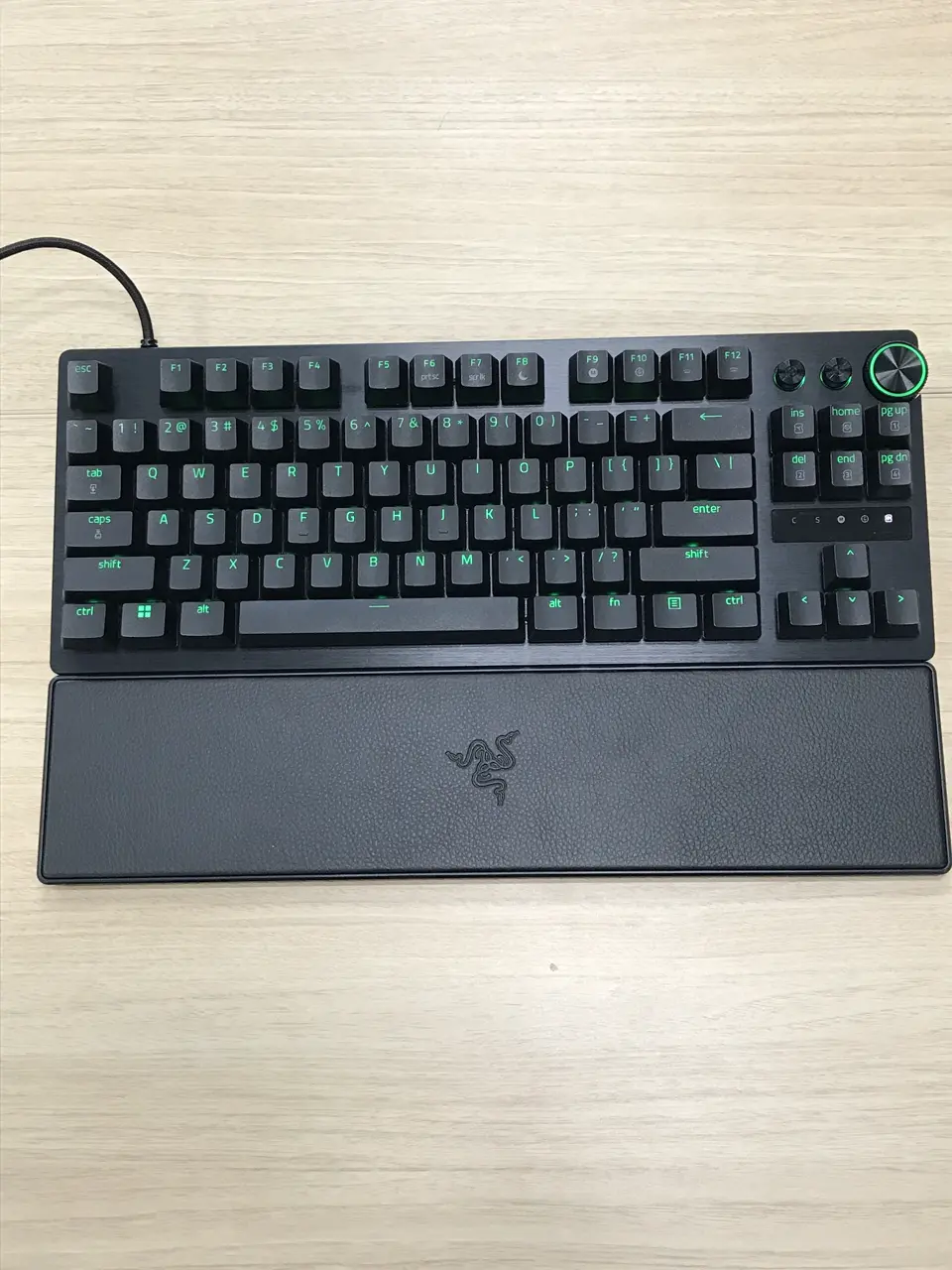Razer Huntsman V3 Pro Tenkeyless (RZ03-04980100-R3M1)を使用した