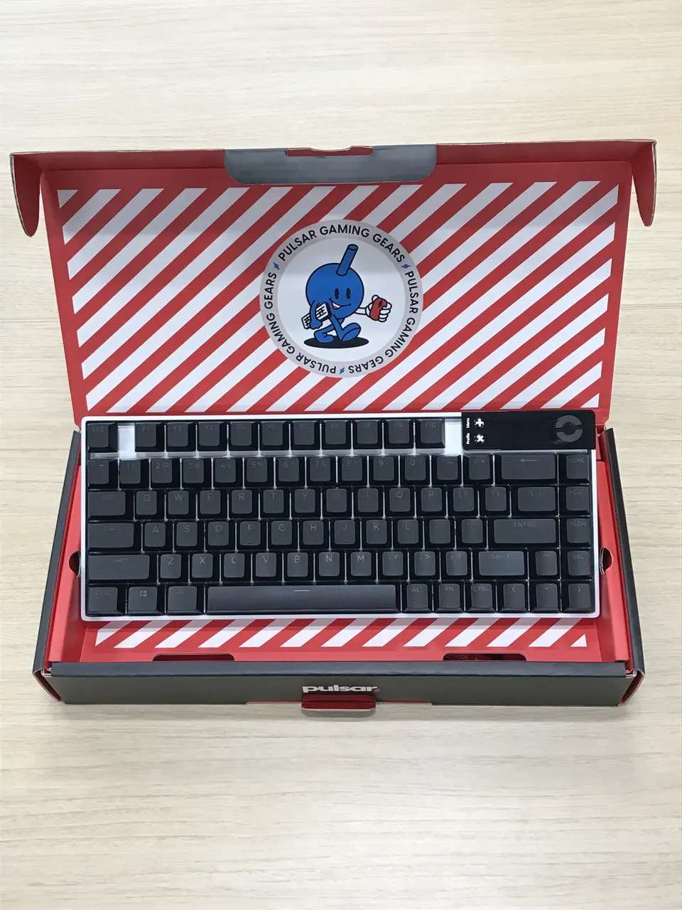 Pulsar eS HE 70 ANSI Black (ES70HE01B)を使用した、ドスパラスタッフ