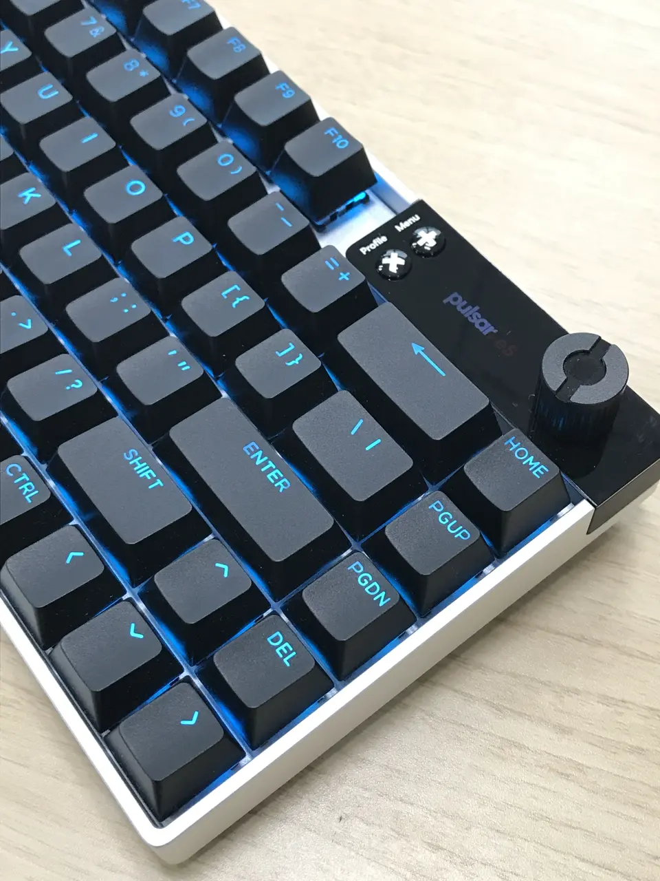 Pulsar eS HE 70 ANSI Black (ES70HE01B)を使用した、ドスパラスタッフ
