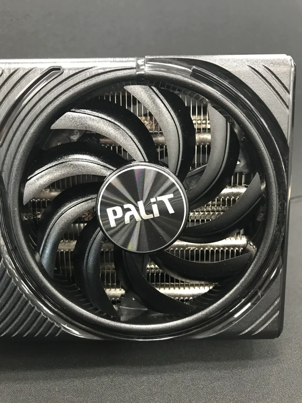 Palit NE75070019K9-GB2050S (GeForce RTX 5070 Infinity 3 12GB)を