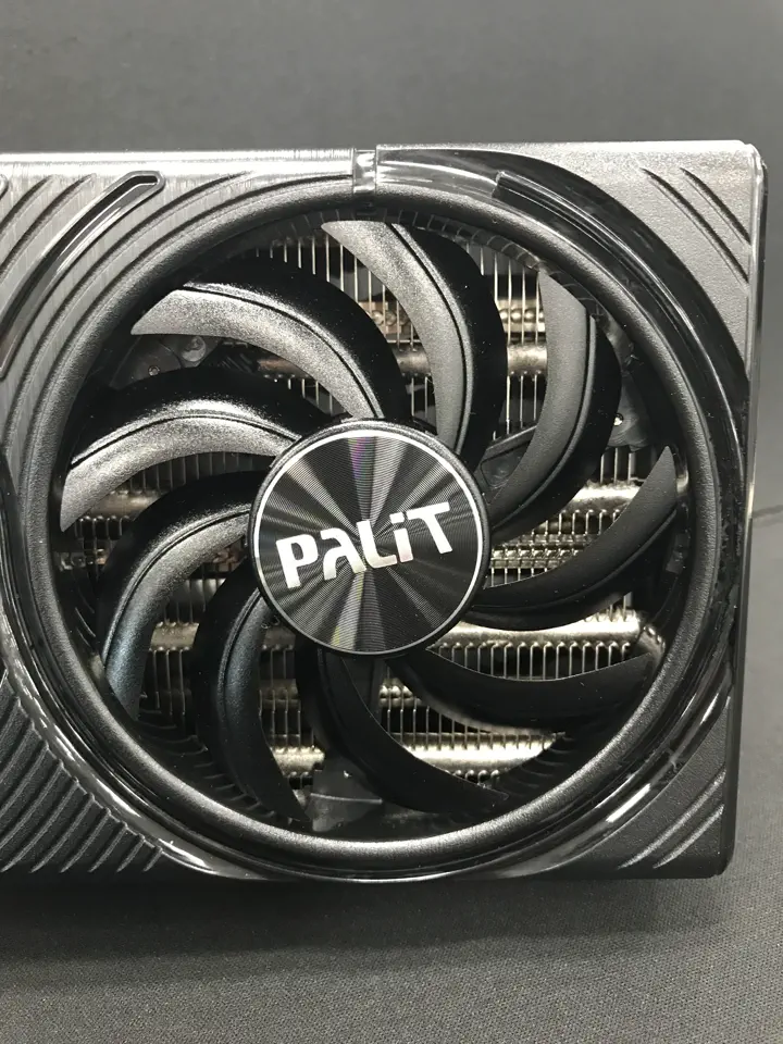 Palit NE75070019K9-GB2050S (GeForce RTX 5070 Infinity 3 12GB)を