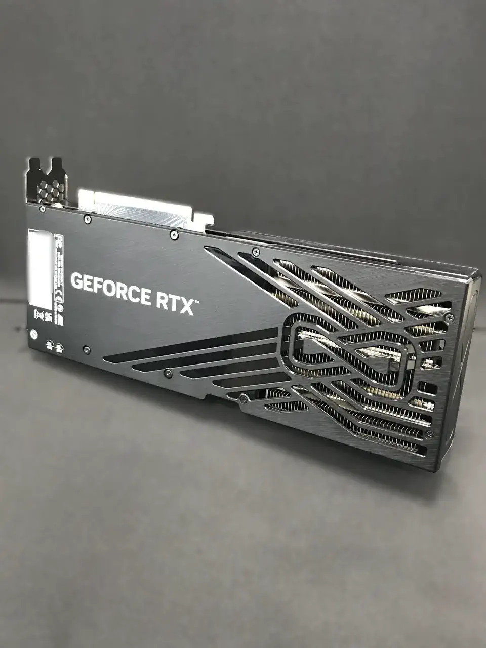 Palit NE75070019K9-GB2050S (GeForce RTX 5070 Infinity 3 12GB)を