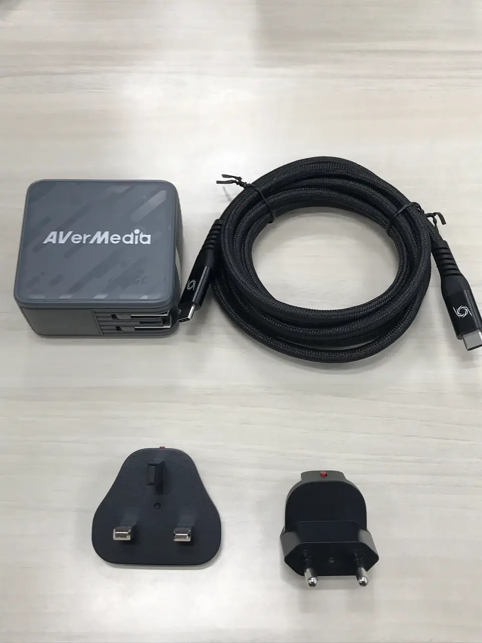 AVerMedia LIVE GENERATOR POCKET - GC313Pro (GC313PBK)を使用した