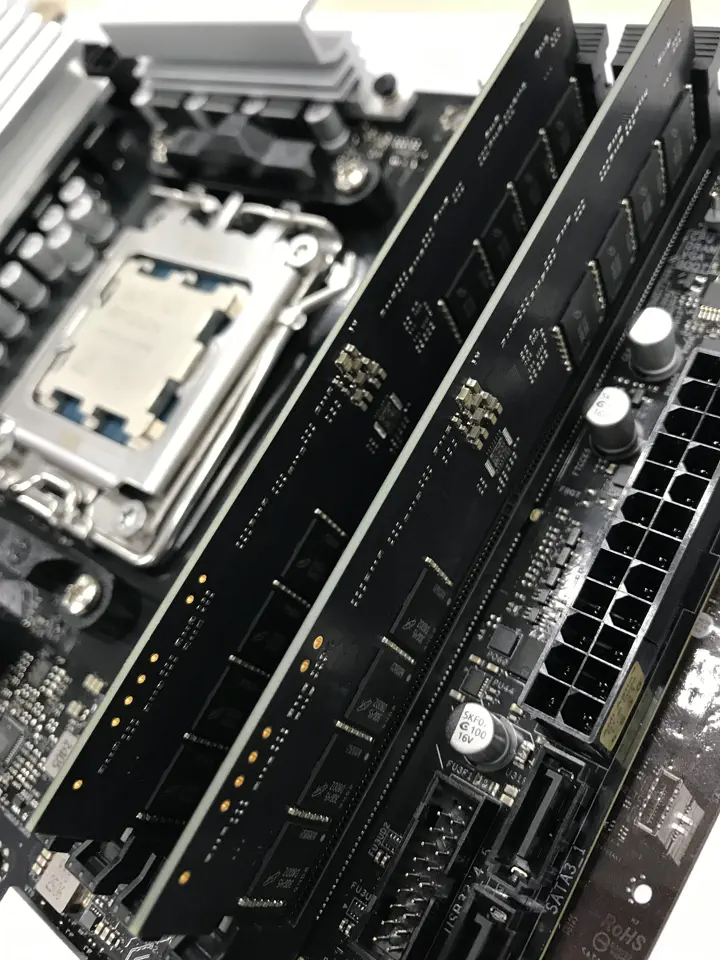ドスパラセレクト D5D4800-16G2A (DDR5 PC5-38400 16GB 2枚組)を使用