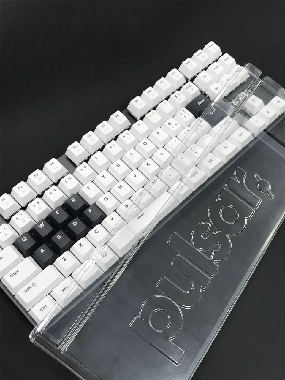 Pulsar PCMK 3 HE TKL JIS White (PCMK3HE812)を使用した、ドスパラ