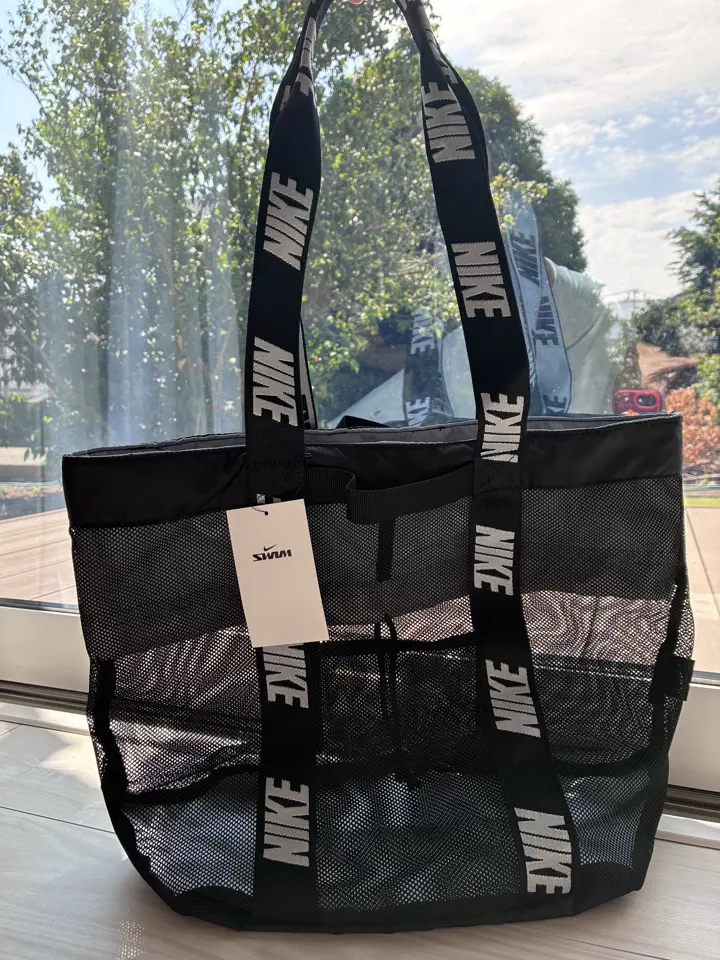 【希少】NIKEナイキ　スニーカーバッグ 2026年新作】ナイキ SS26トートプールバッグ【NIKE】｜三愛水着楽園