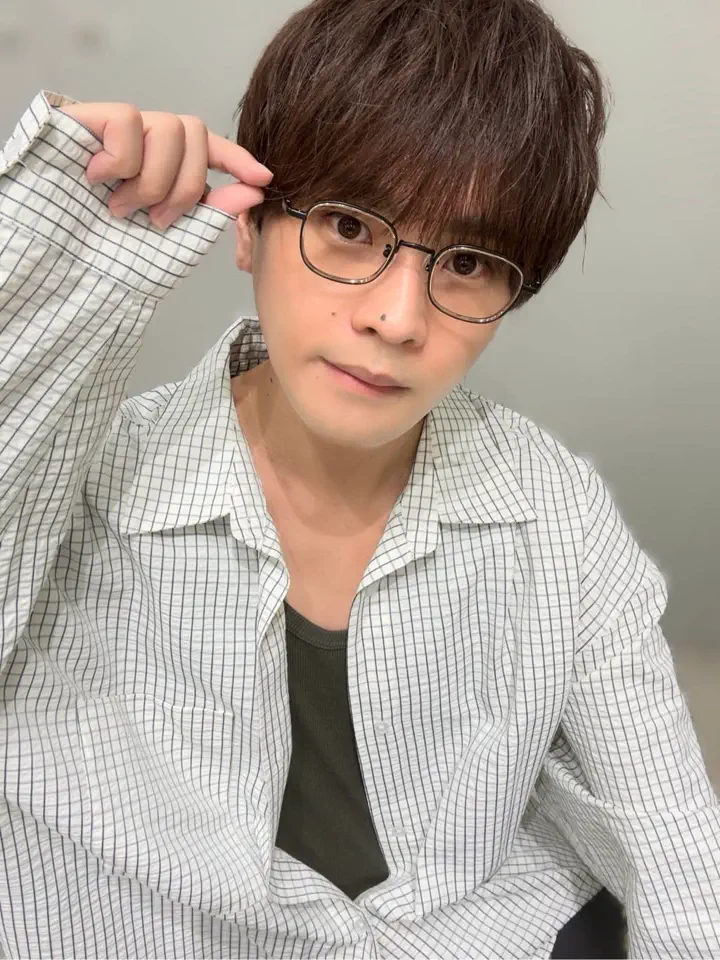 目が小さくならないメガネ ウェリントン チタン合金（βチタン） UNISEX