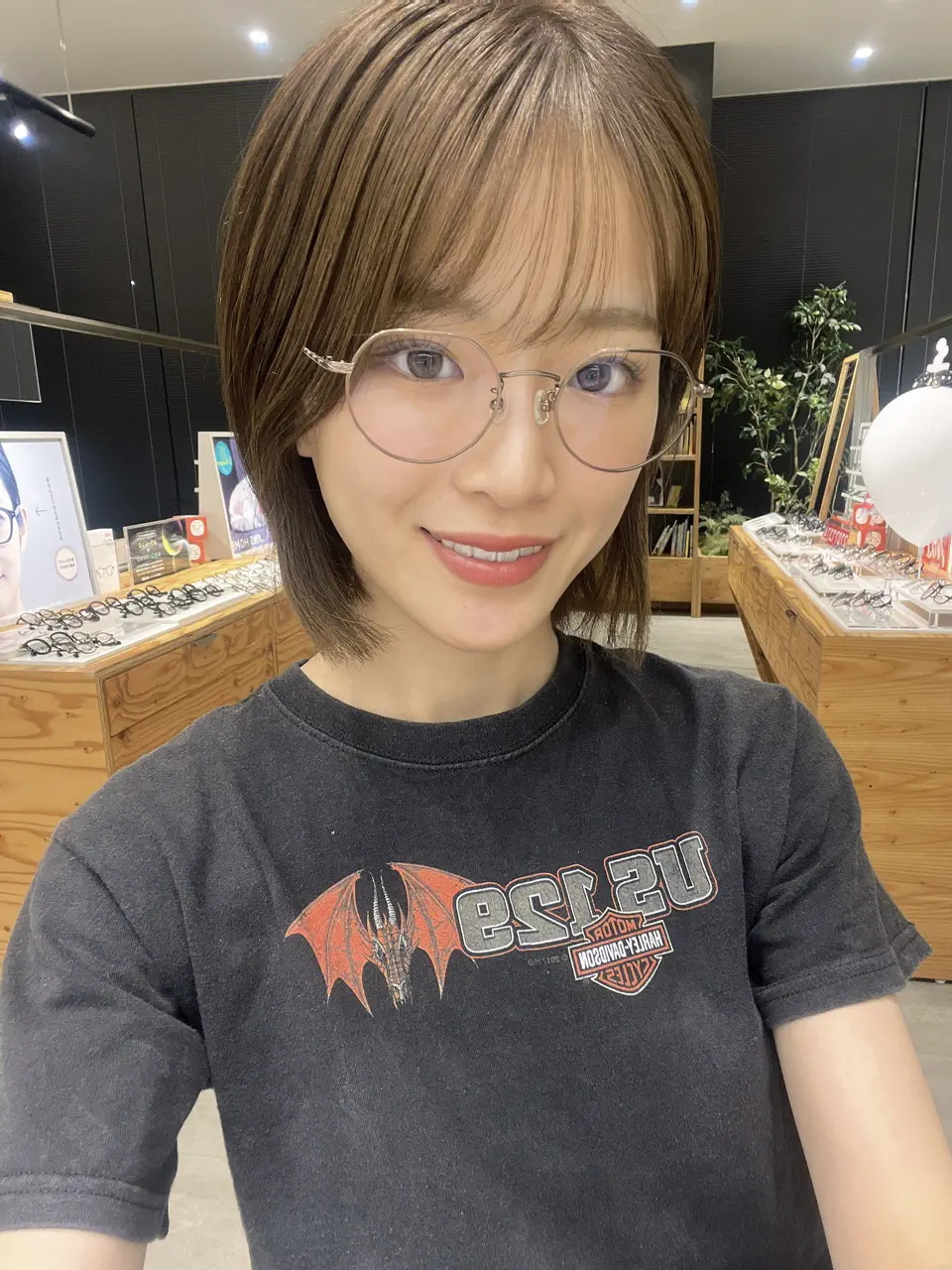 りょんのJINS×神崎恵 目鼻立ち洗練フレームのコーディネート(2026/02