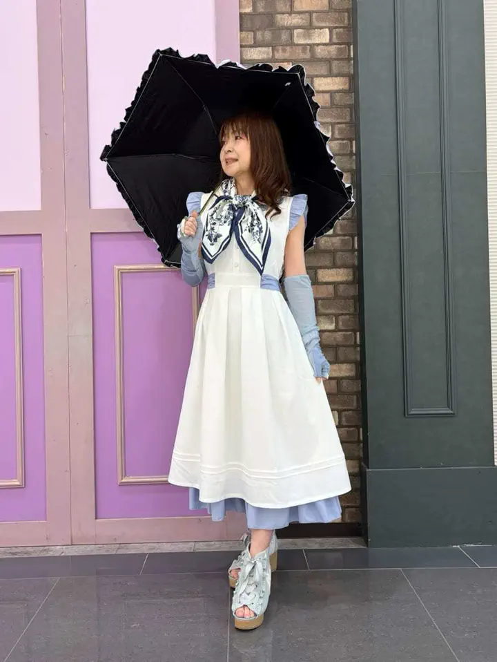 フラワースケッチ柄スカーフ | 雑貨 | axes femme 公式オンライン
