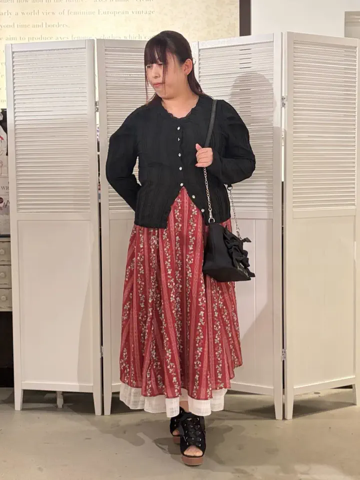 フラワーボタンカーデ【10％OFF対象】 | axes femme 公式オンライン