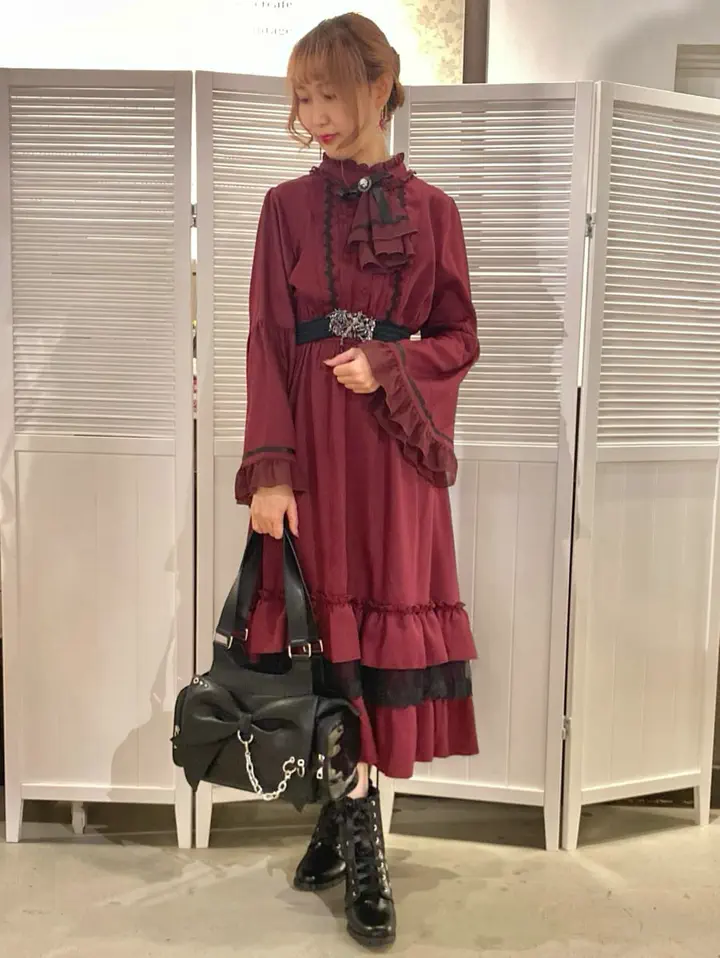 ジャボブローチ付ロングワンピース【期間限定価格】 | axes femme ジャボブローチ付ロングワンピース【期間限定価格】 | axes femme