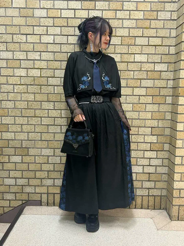 彼岸花2WAYピアス | 雑貨 | axes femme 公式オンラインショップ