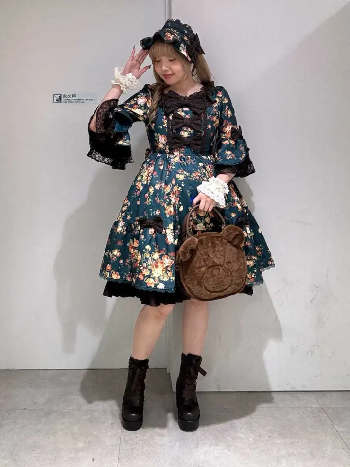 アンティークローズ柄ワンピ | axes femme 公式オンラインショップ