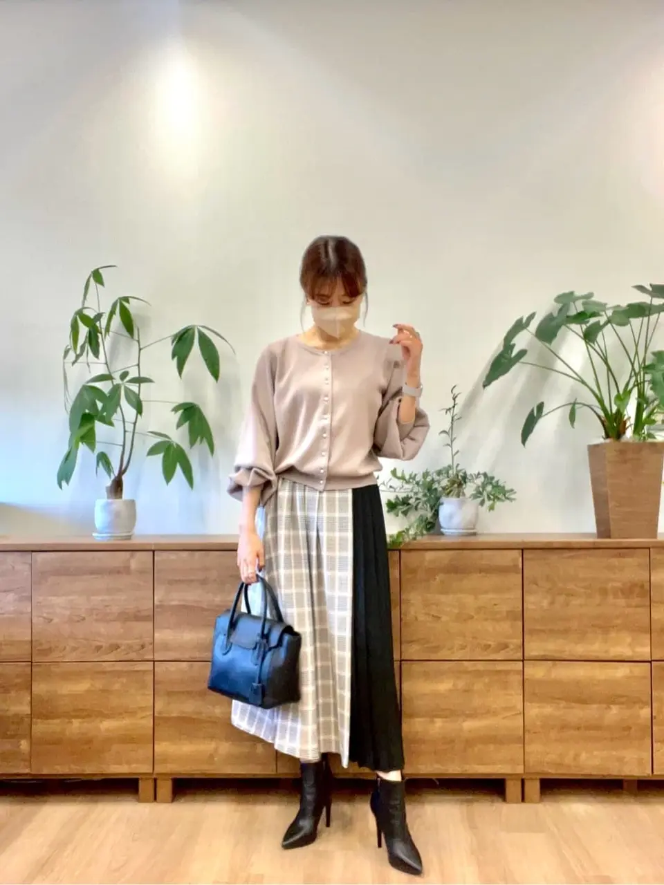  スタッフNA コーディネート画像