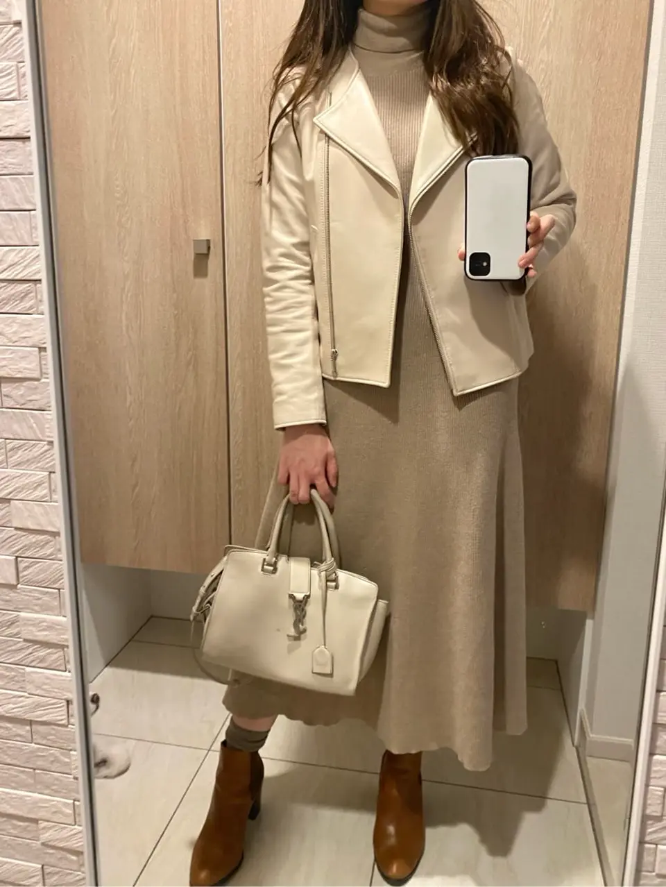  スタッフJ コーディネート画像