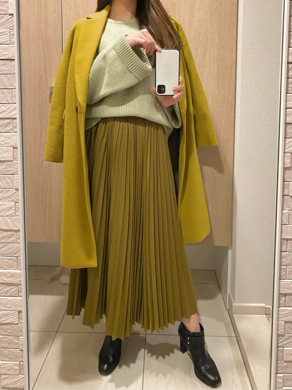  スタッフJ コーディネート画像