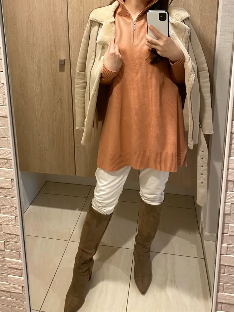  スタッフJ コーディネート画像