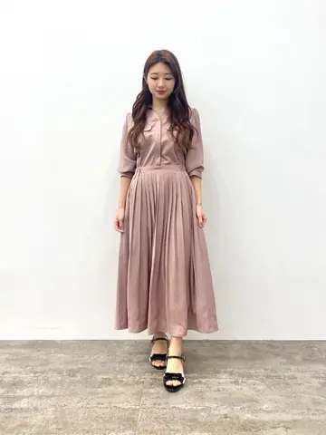 Tiaclasse スタッフ akari コーディネート画像