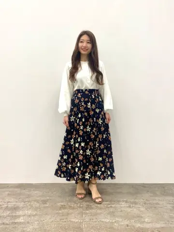 Tiaclasse スタッフ akari コーディネート画像