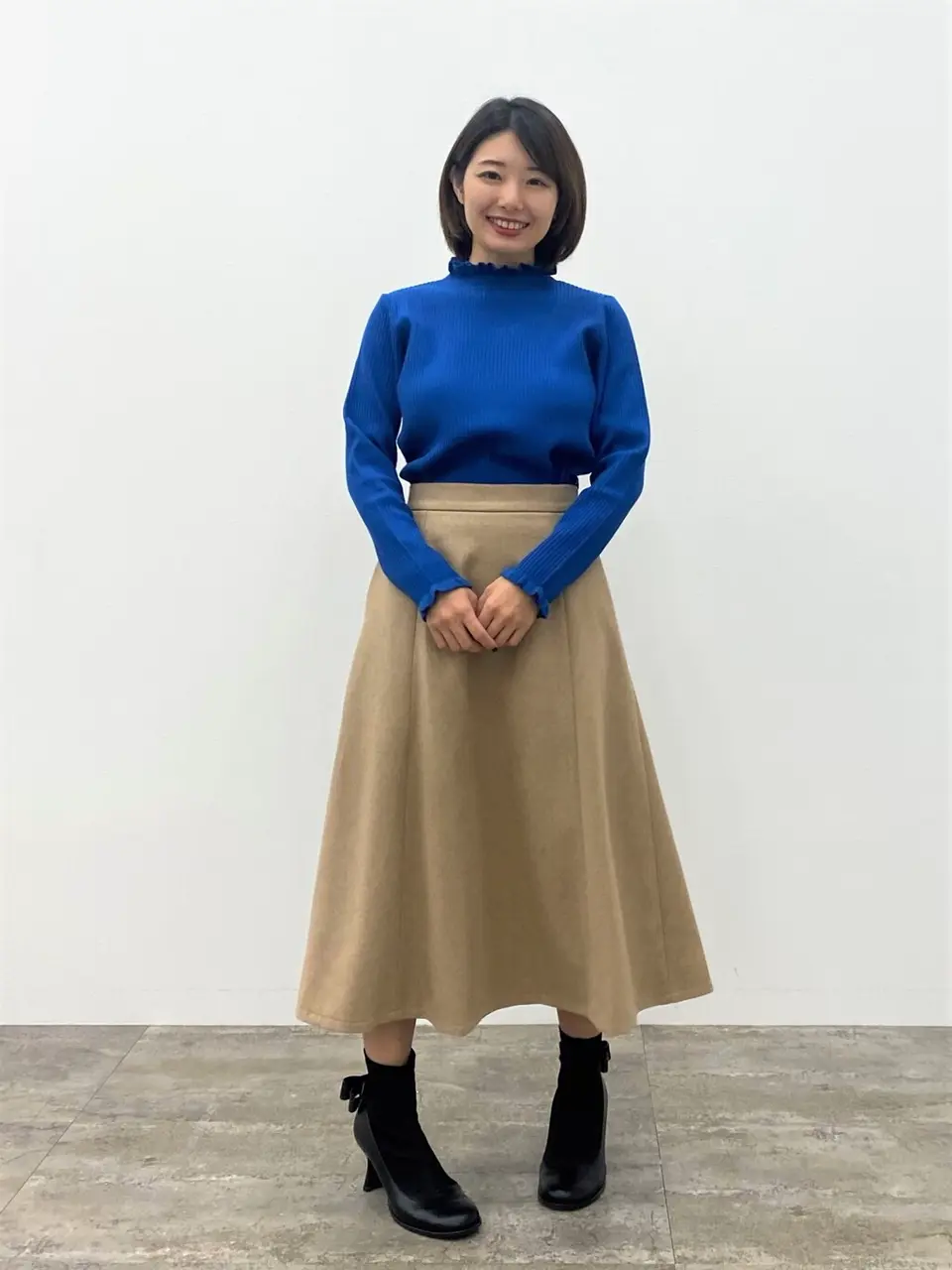  スタッフ akari コーディネート画像