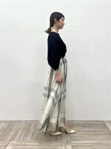 Tiaclasse スタッフ akari コーディネート画像