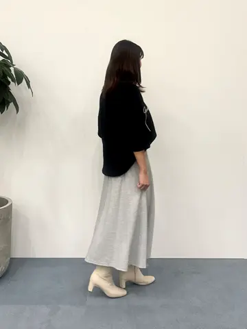 Tiaclasse スタッフ akari コーディネート画像