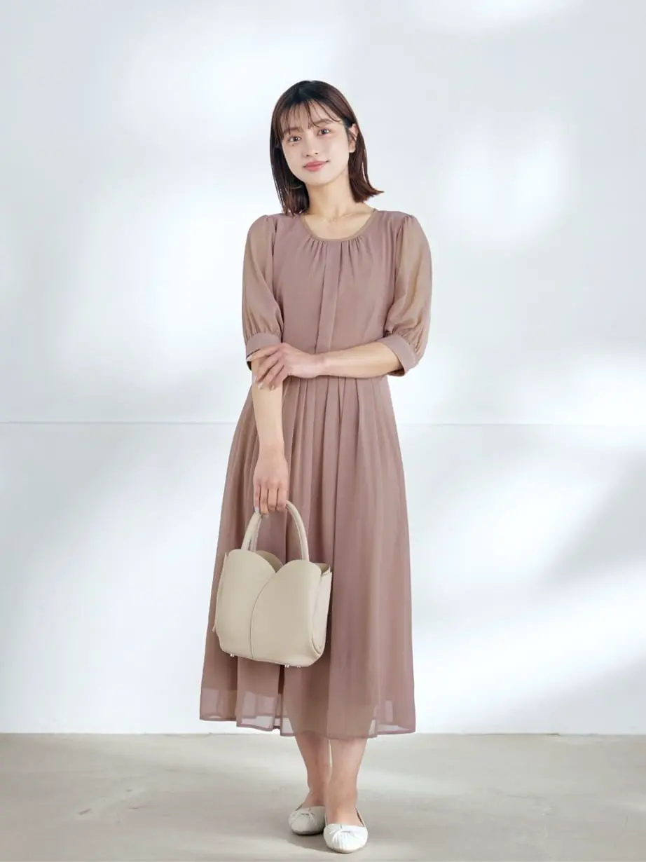 【美品】ICB オンワード　ロングワンピース　グレージュ　4 セール】 【WEB限定】 Soft Satin ワンピース （ロング・マキシ