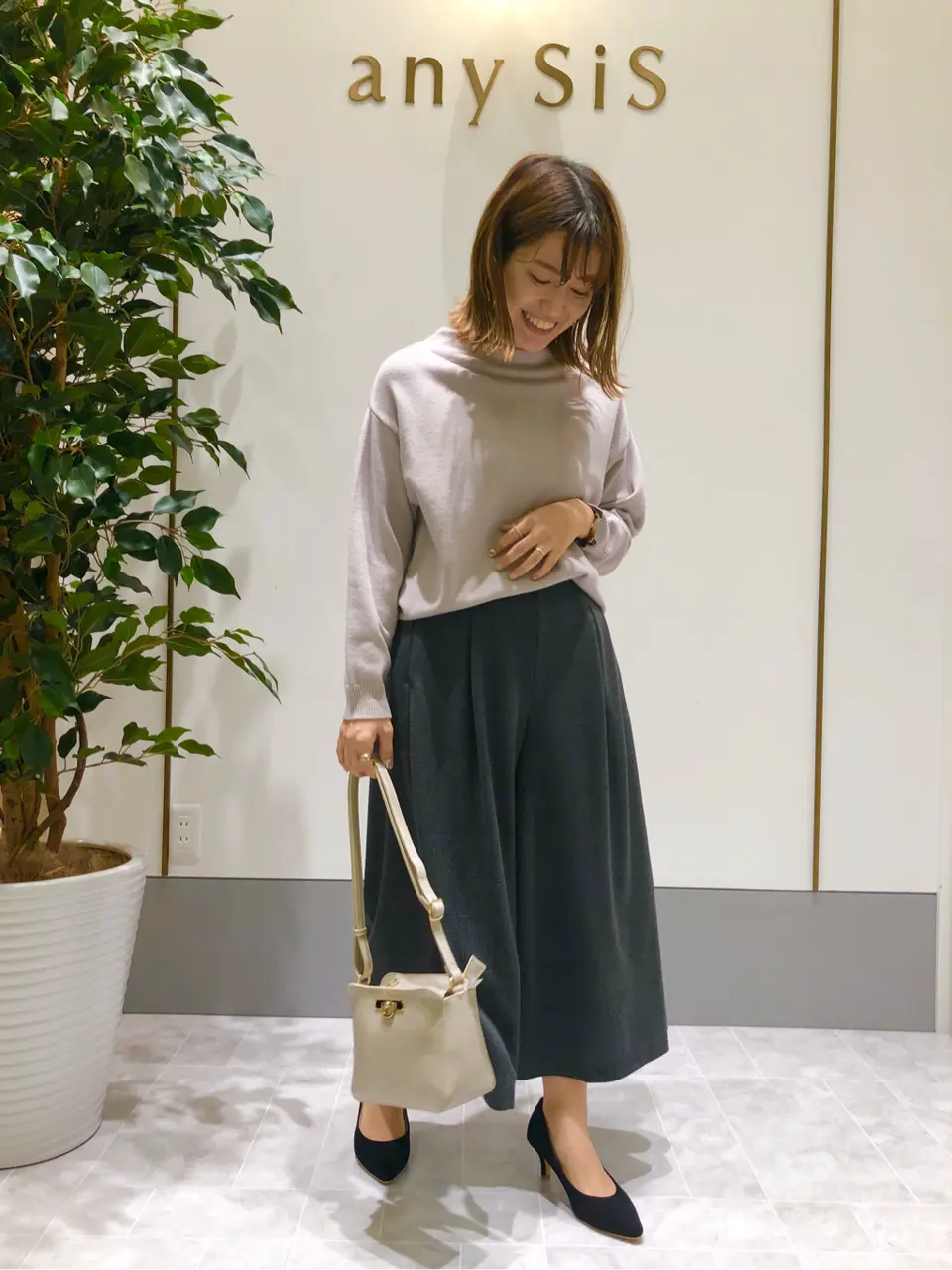 ANY SIS スタッフ コーディネート画像